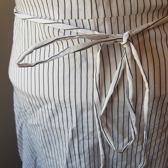 AngelEye London Cassie Cold Shoulder Button Down Dress - Picture 9 of 15